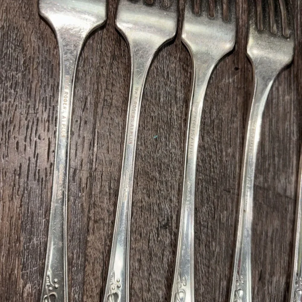 William A Rogers A1 Plus Oneida LTD Forks Lot Of 10 Sliver